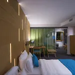 Sana Hotel 4*