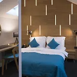 Hotel Sana 4*