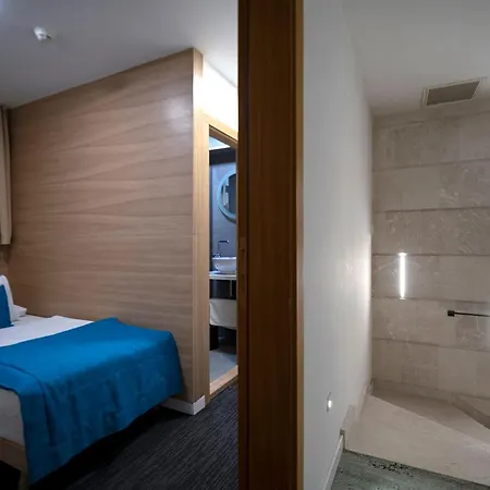 Hotel Sana 4*