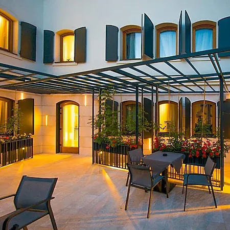 Sana Hotel 4*