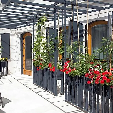 Sana Hotel 4*