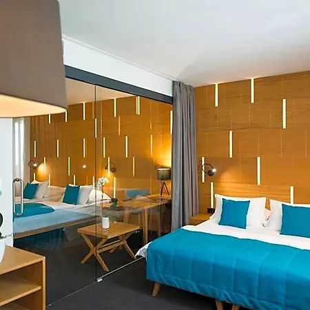 Hotel Sana 4*