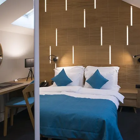 Hotel Sana 4*